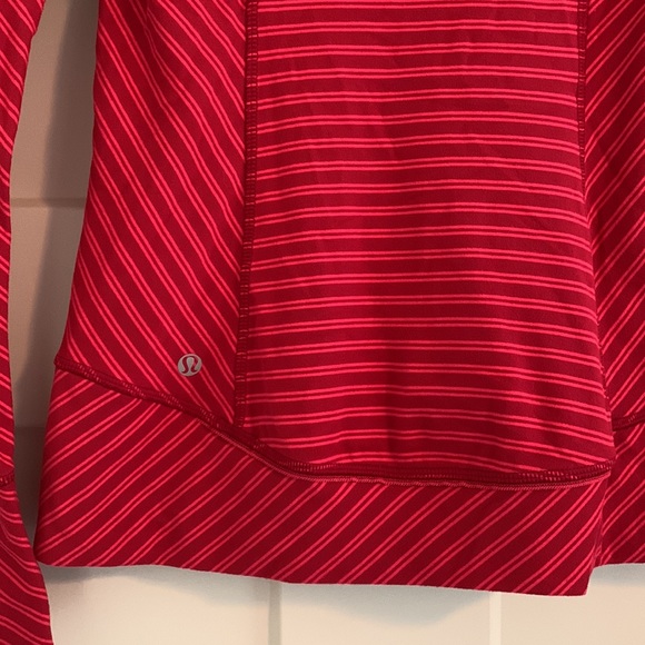 Lululemon Think Fast Pullover Deepest Cranberry - Picture 8 of 8